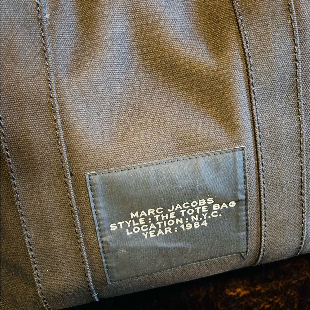 Authentic Medium Marc Jacobs Black Tote Bag with White Lettering - Picture 5 of 6